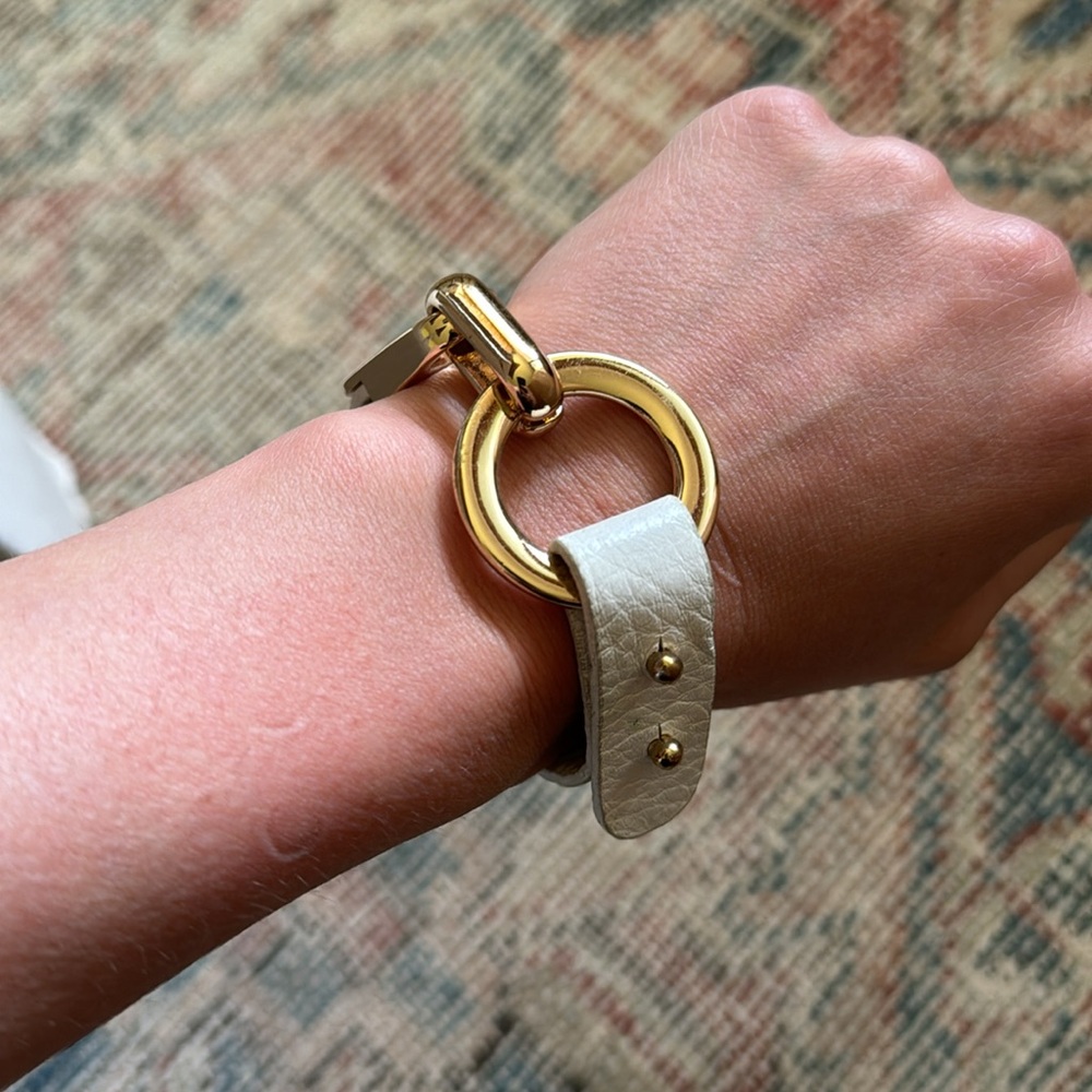 Leather and gold bracelet